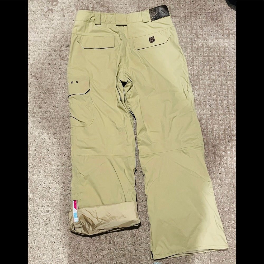 Snowboarding pants